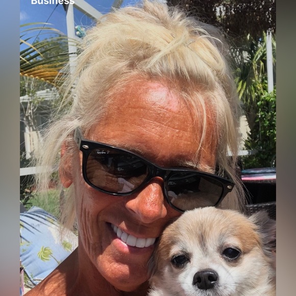 Meet your Posher, Deborah - Picture 3 of 3